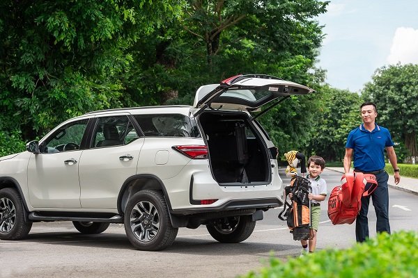 Xe Toyota Fortuner