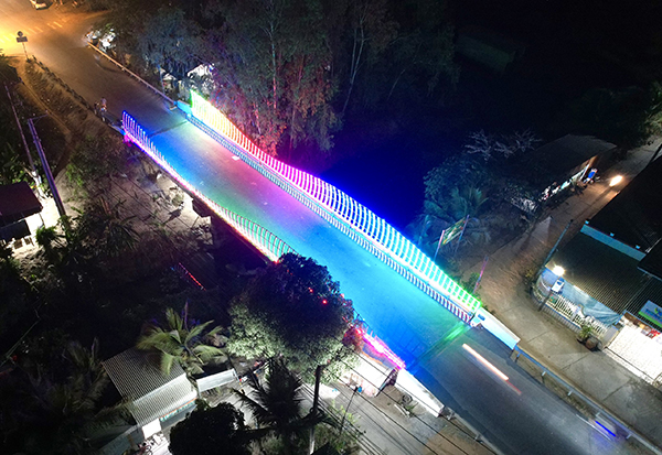 Trang trí đèn Led cầu đường