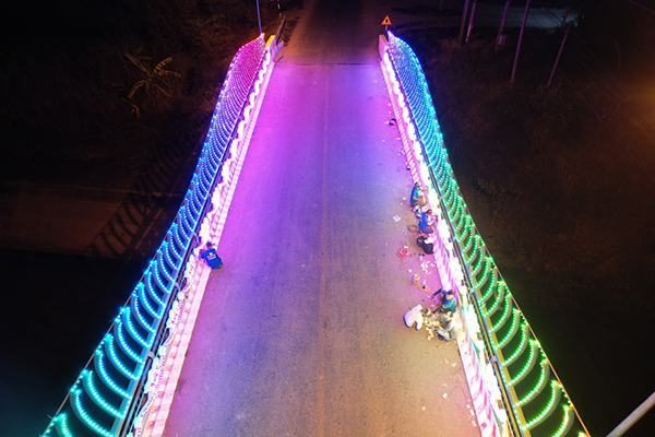 Trang trí đèn Led cầu đường