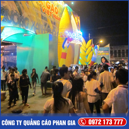 Trang trí hội chợ