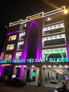Trang trí tòa nhà