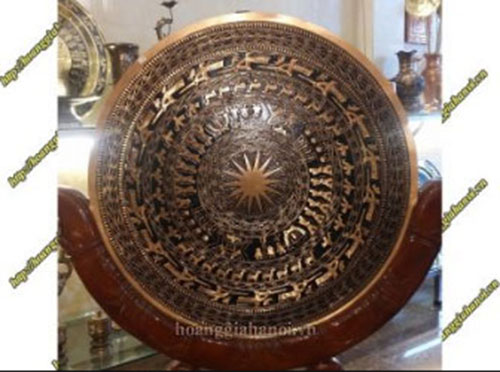 Mặt trống đồng đúc