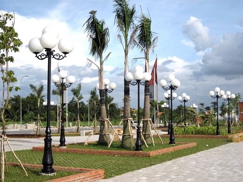 Trụ Đèn Sân Vườn