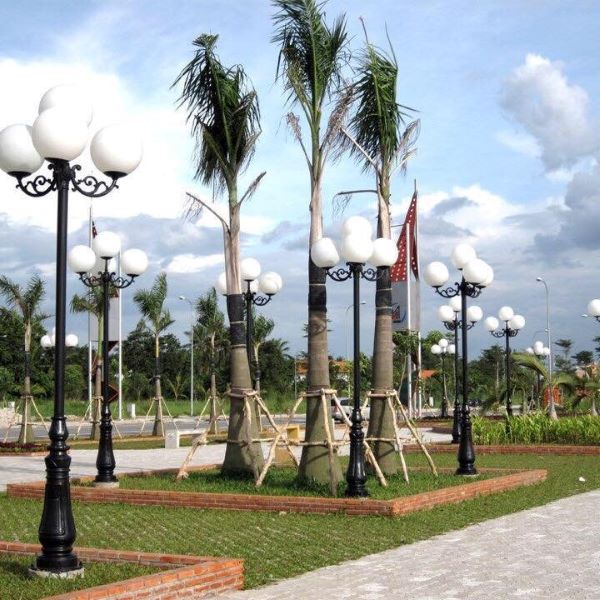 Trụ đèn sân vườn