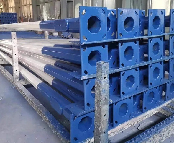 Trụ thép sơn tĩnh điện