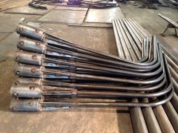 Trụ và cần đèn chiếu sáng