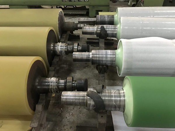 Trục cao su láng đè ngành gỗ