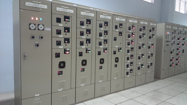 Tủ điều khiển động cơ
