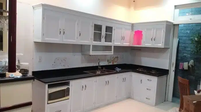 Tủ bếp nhôm kính