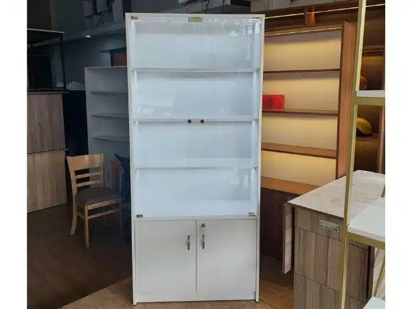 Tủ kính nhỏ trưng bày mỹ phẩm