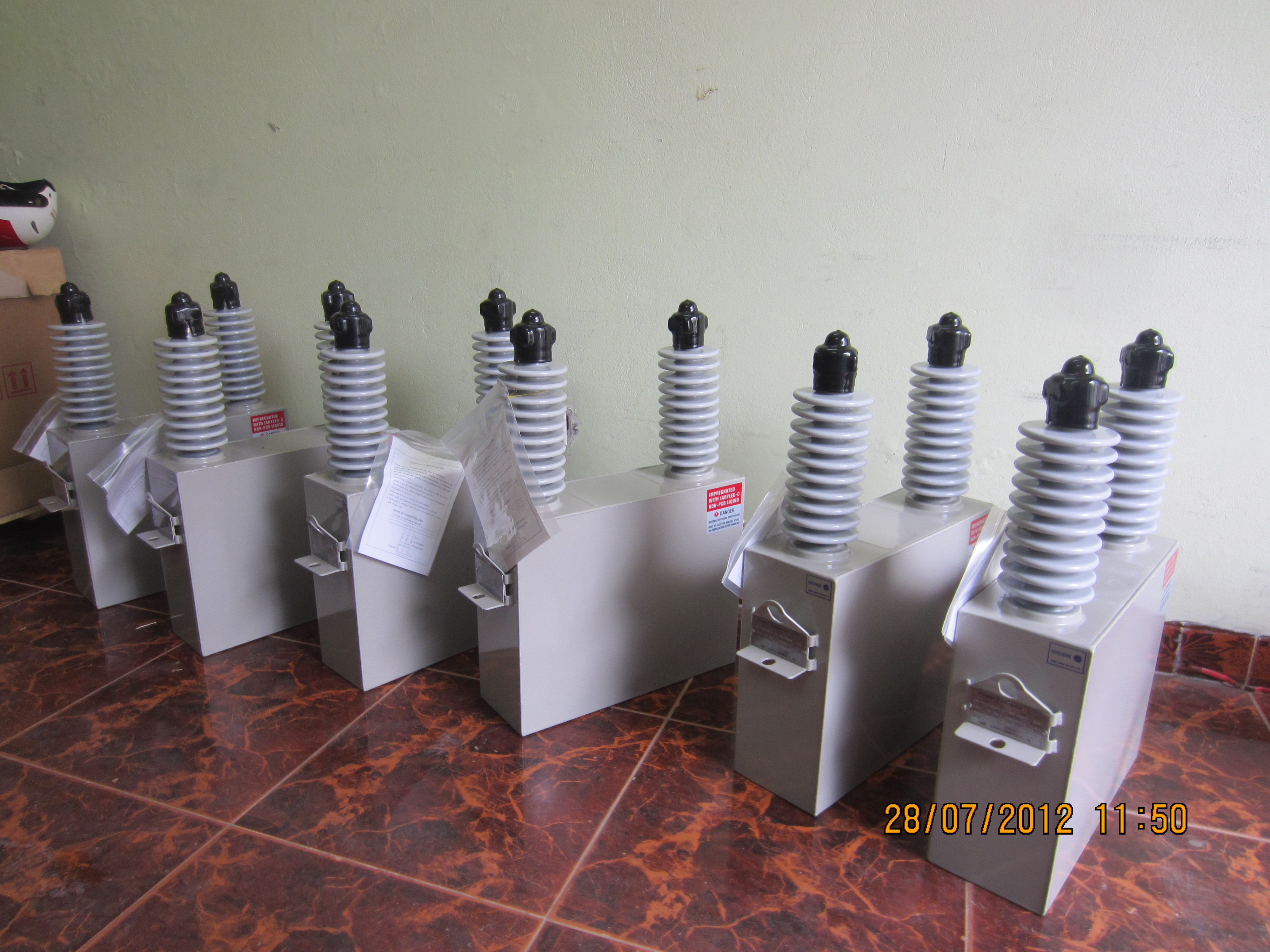 Tủ tụ bù trung thế