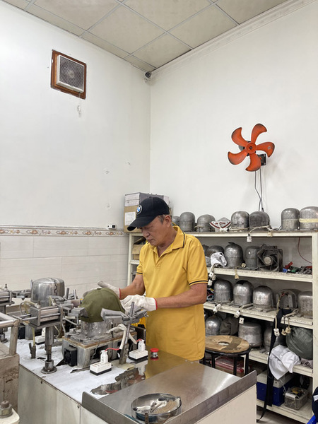 Ủi hơi nước