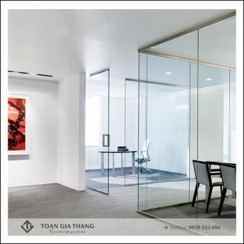 Vách ngăn kính cường lực