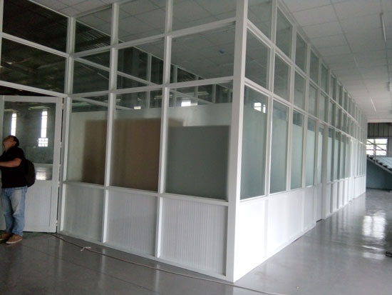 Vách ngăn nhôm kính