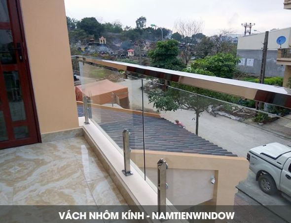 Vách nhôm kính
