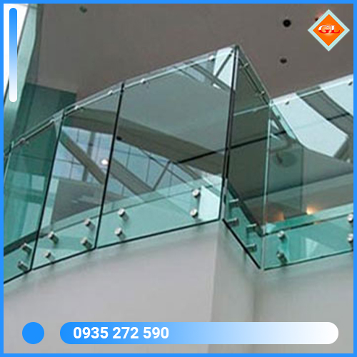 Vách kính cường lực