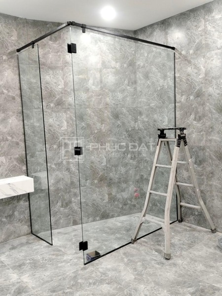 Vách tắm kính