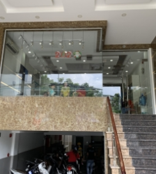 Vách kính cường lực