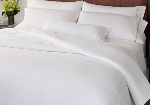 Vải khách sạn Sateen trắng trơn