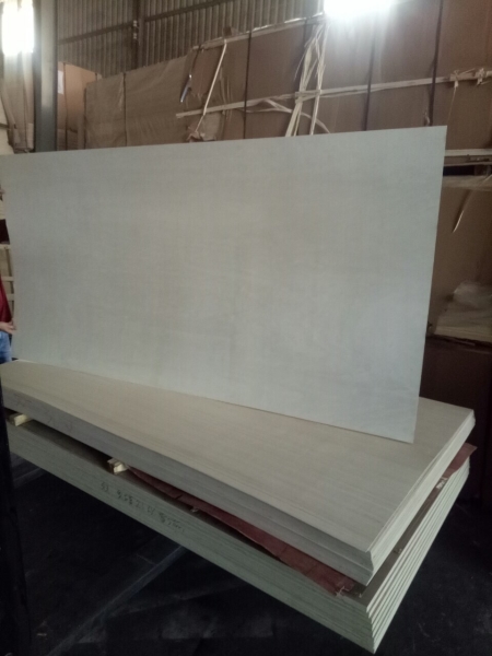 Ván ép mặt poplar