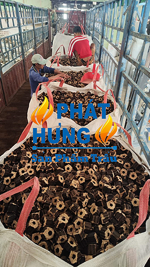 Vận chuyển củi trấu