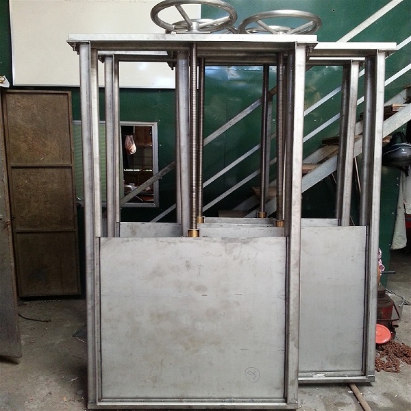 Van cửa phai inox