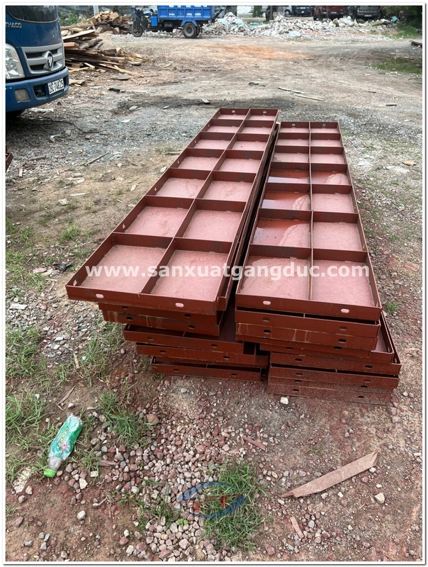 Ván khuôn thép cột vuông