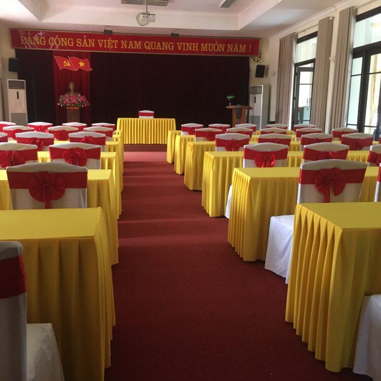 Váy bàn váy ghế hội nghị