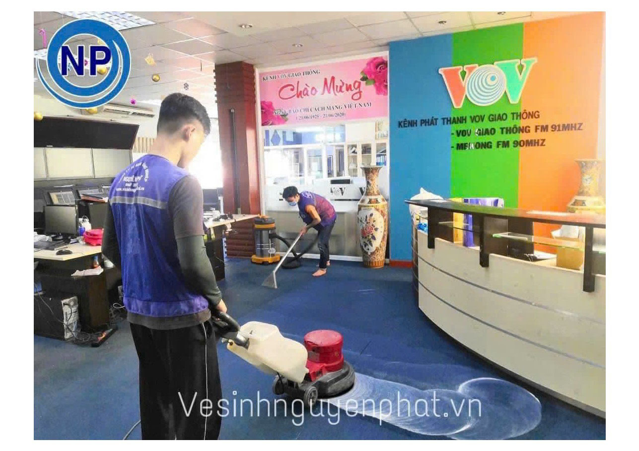 Vệ sinh cửa hàng