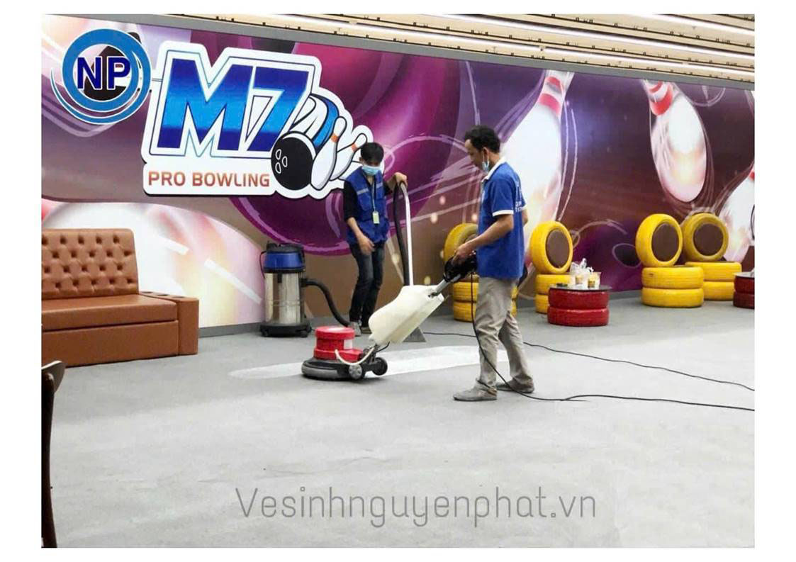 Vệ sinh cửa hàng