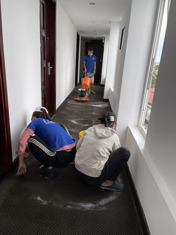Dịch vụ vệ sinh giặt thảm trải sàn cho khách sạn