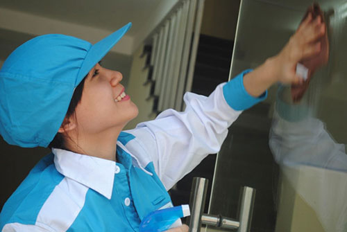 Vệ sinh khu vực văn phòng làm việc