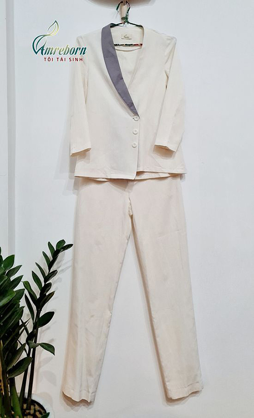 Vest nữ vạt chéo