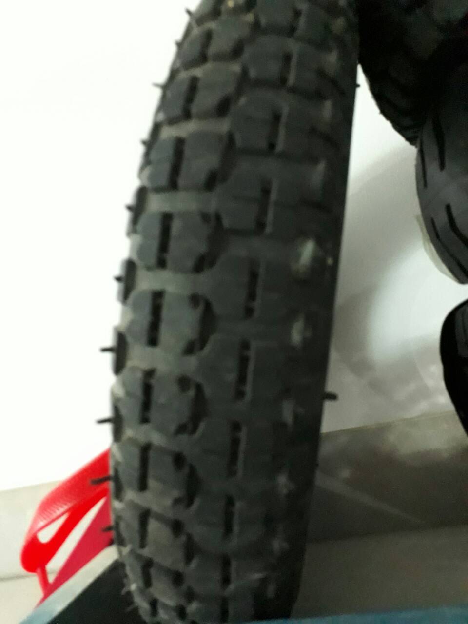 Vỏ lốp xe rùa Đức Nam