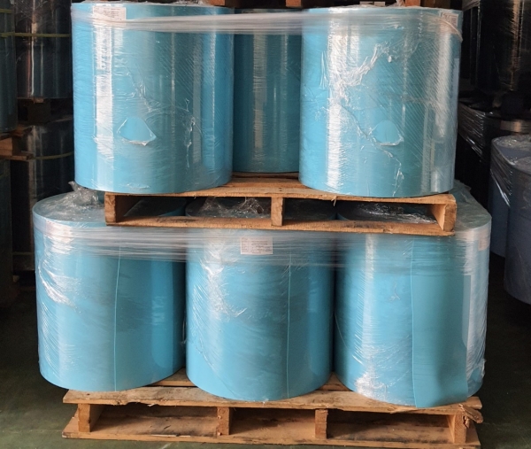 Cuộn màng PET màu