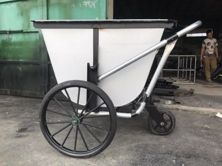 Xe đẩy hàng lồng