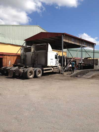 Xe containner đầu kéo Mỹ