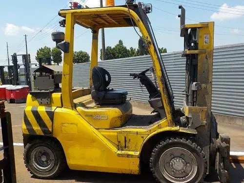 Xe nâng dầu cũ