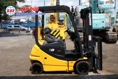 Xe nâng điện ngồi lái 1.8 tấn KOMATSU