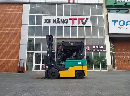Xe nâng điện cũ