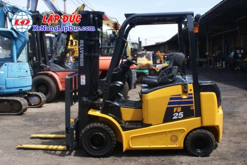 Xe nâng điện ngồi lái cũ KOMATSU