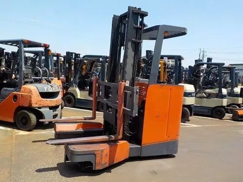 Xe nâng Reachtruck cũ
