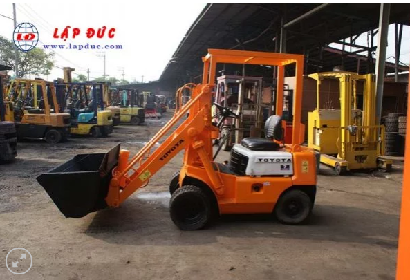 Xe xúc nâng Toyota