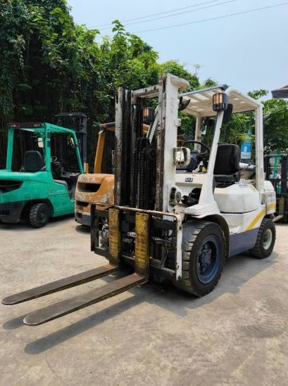 Xe nâng 3 tấn chui công Toyota 7FD30 dịch càng máy 2Z