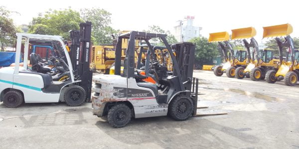 Xe nâng Nissan 2.5 tấn Y1F2