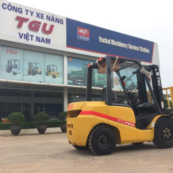 Xe nâng dầu 3 tấn