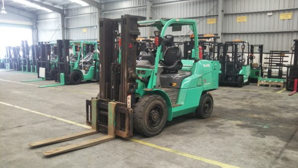 Xe nâng dầu 4 tấn cũ FD40NT nhãn hiệu Mitsubishi
