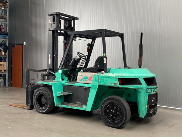Xe nâng dầu 6 tấn cũ FD60 nhãn hiệu Mitsubishi