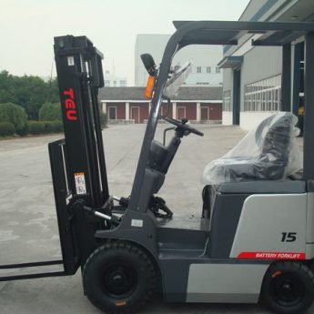 Xe nâng điện 1.5 tấn