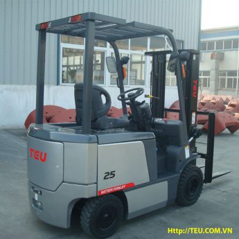 Xe nâng điện 2.5 tấn